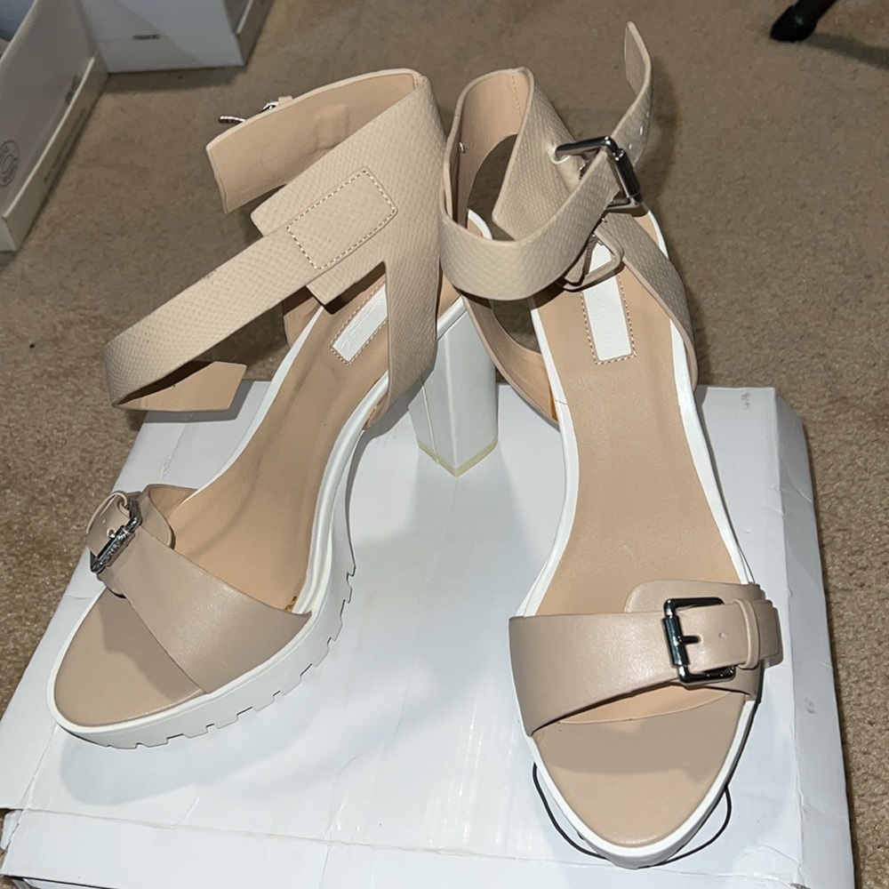 Pumps - Picture 2 of 2